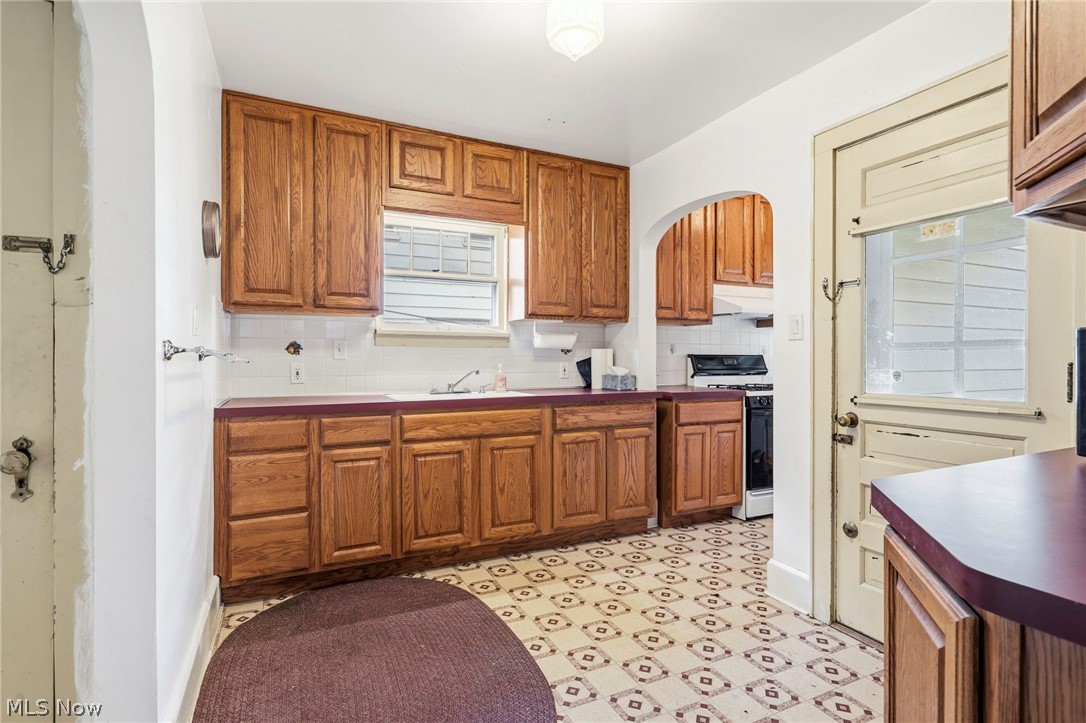 1616 Greenlawn Avenue Akron OH 44301