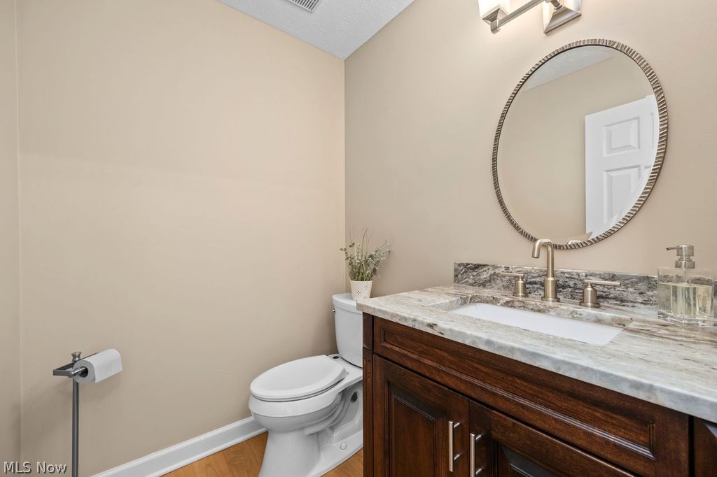 19563 Castletown Drive SE Strongsville OH 44136