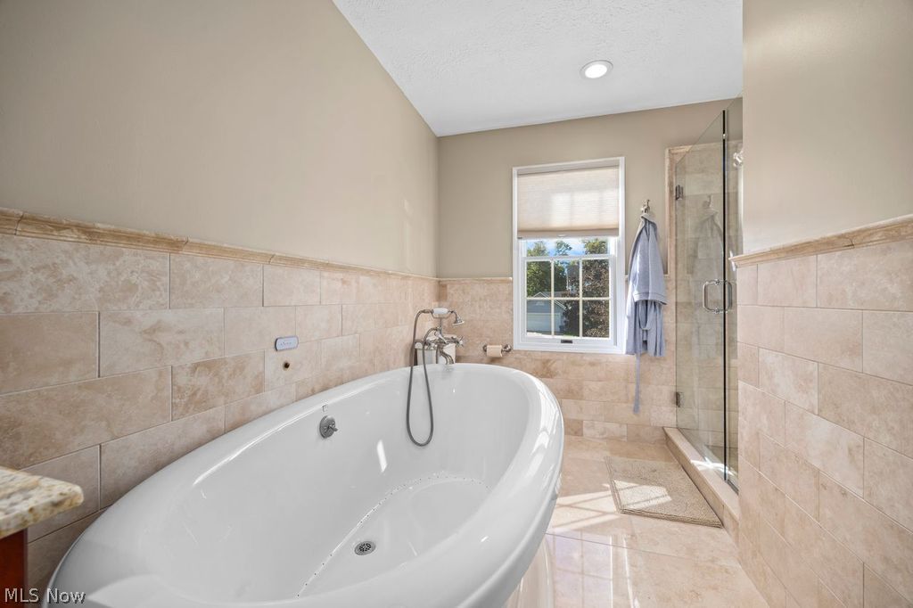 19563 Castletown Drive SE Strongsville OH 44136
