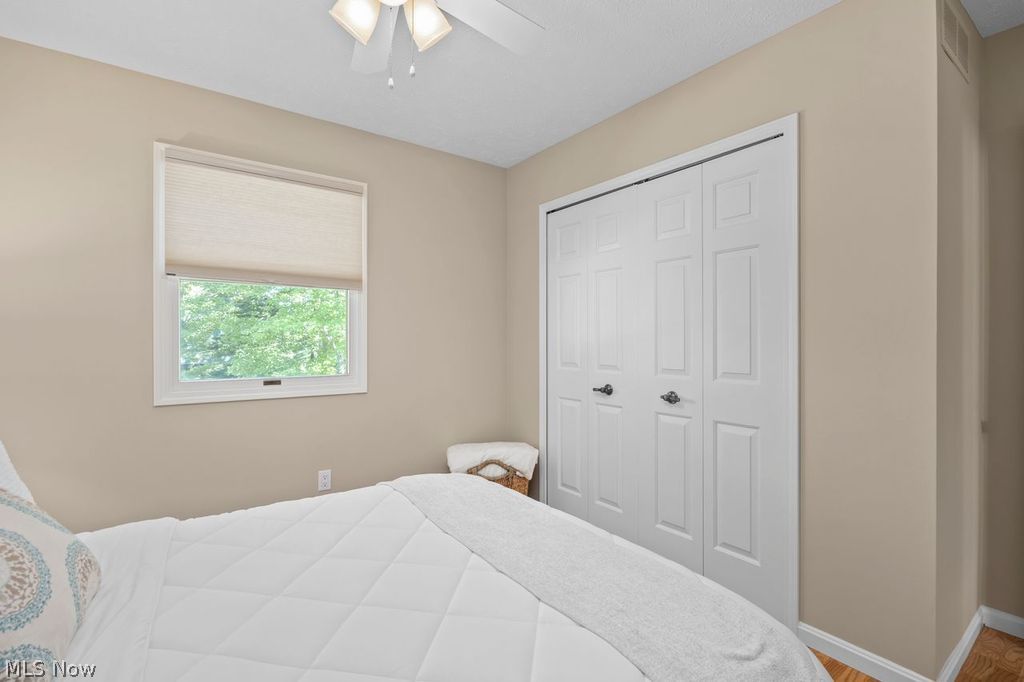 19563 Castletown Drive SE Strongsville OH 44136