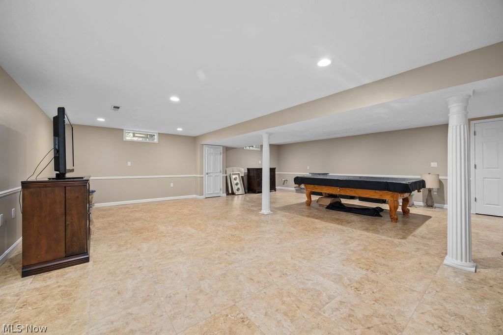19563 Castletown Drive SE Strongsville OH 44136