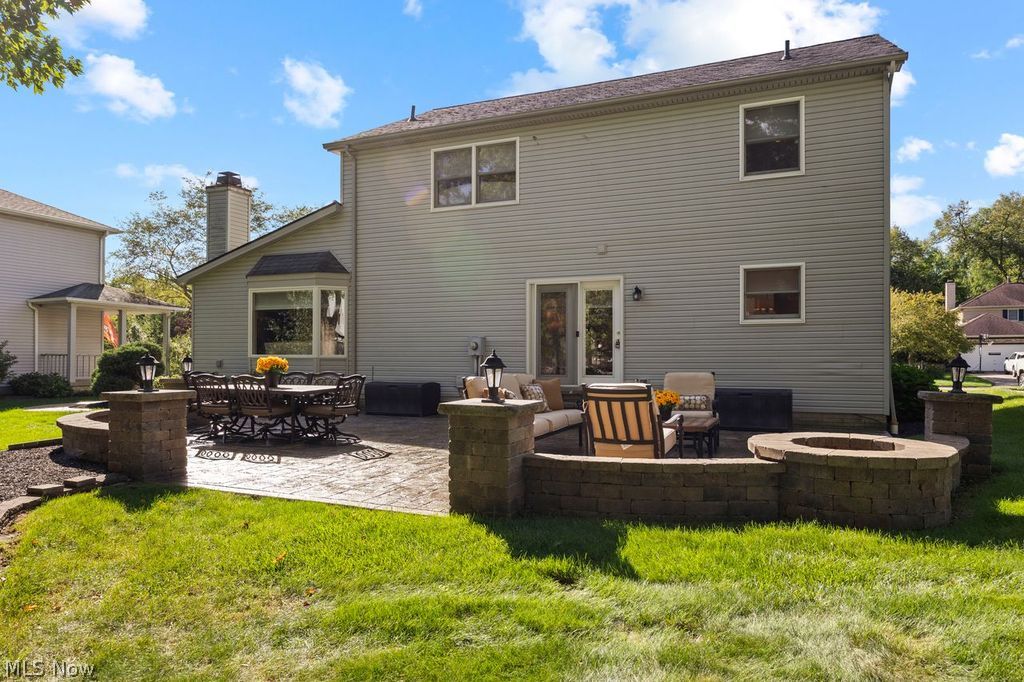 19563 Castletown Drive SE Strongsville OH 44136