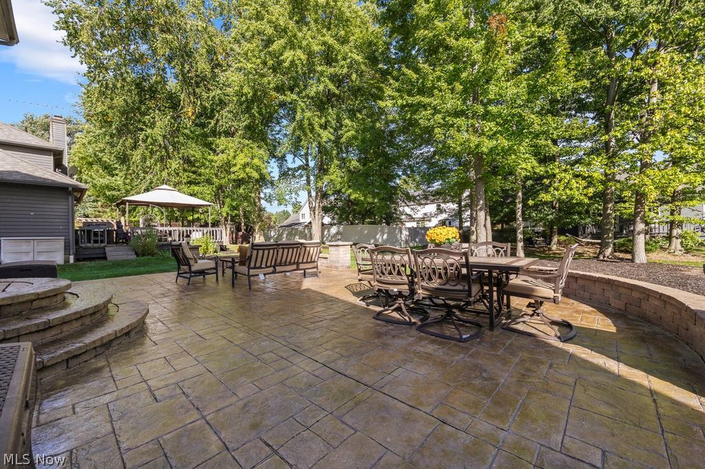 19563 Castletown Drive SE Strongsville OH 44136