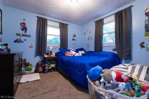 1094 Desert Street NE Uniontown OH 44685
