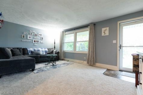 1094 Desert Street NE Uniontown OH 44685