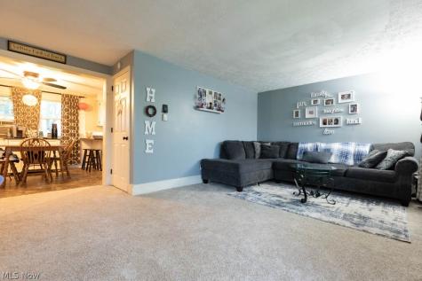 1094 Desert Street NE Uniontown OH 44685
