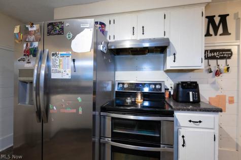 1094 Desert Street NE Uniontown OH 44685