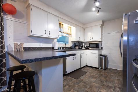 1094 Desert Street NE Uniontown OH 44685