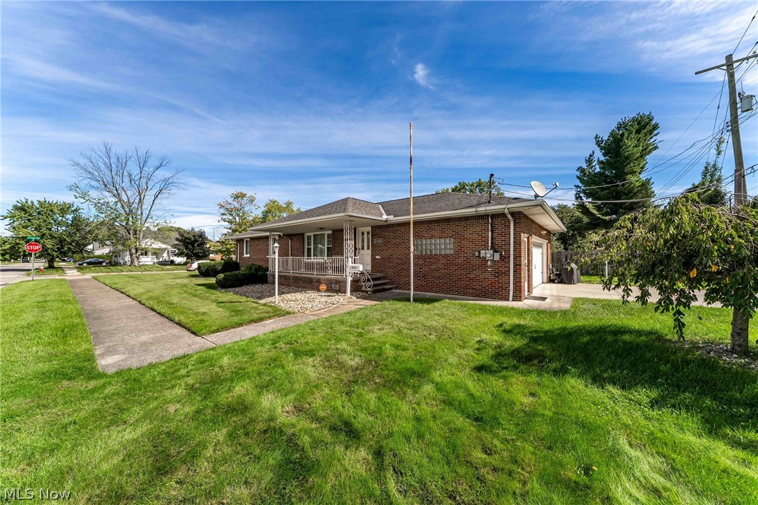 2502 E 35th Street Lorain OH 44055
