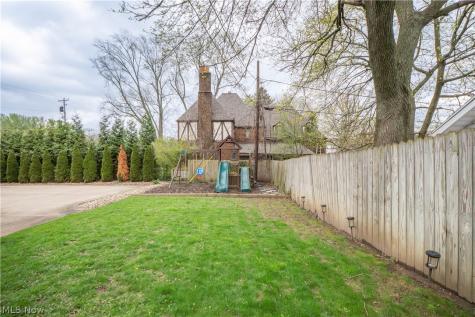 2412 University Avenue NW Canton OH 44709