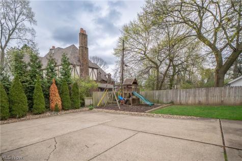 2412 University Avenue NW Canton OH 44709