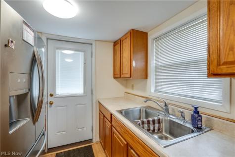 1314 Bank Street Atwater OH 44201