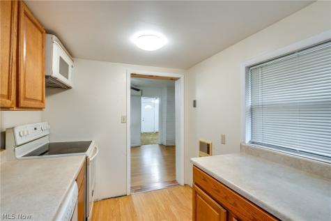 1314 Bank Street Atwater OH 44201