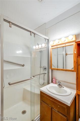 1314 Bank Street Atwater OH 44201