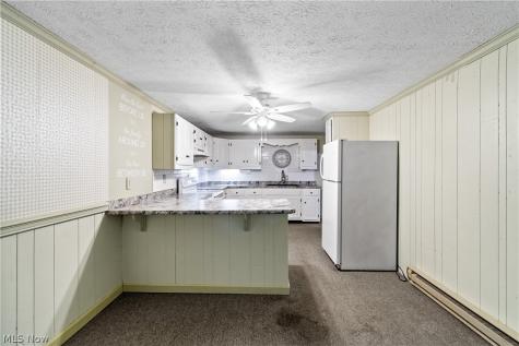 11033 Santa Fe Trail NE Hartville OH 44632