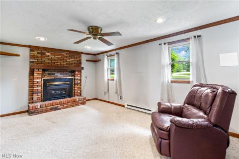 11033 Santa Fe Trail NE Hartville OH 44632