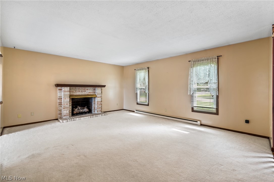 11033 Santa Fe Trail NE Hartville OH 44632