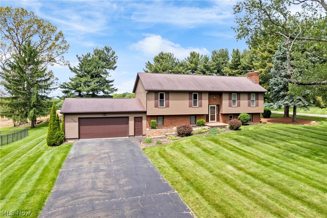 11033 Santa Fe Trail NE Hartville OH 44632
