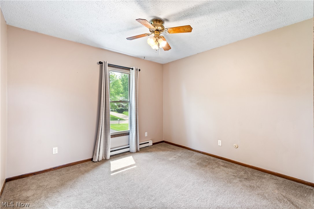 11033 Santa Fe Trail NE Hartville OH 44632
