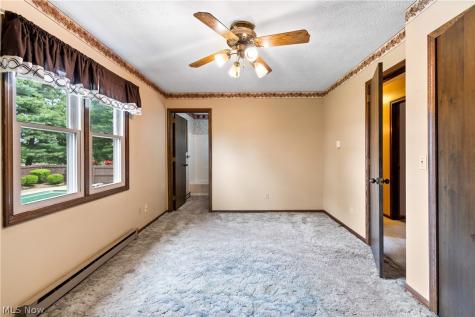11033 Santa Fe Trail NE Hartville OH 44632