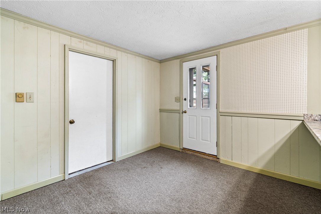 11033 Santa Fe Trail NE Hartville OH 44632