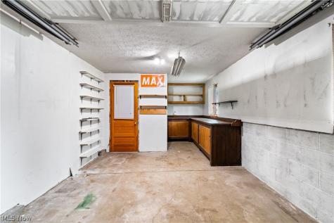 11033 Santa Fe Trail NE Hartville OH 44632