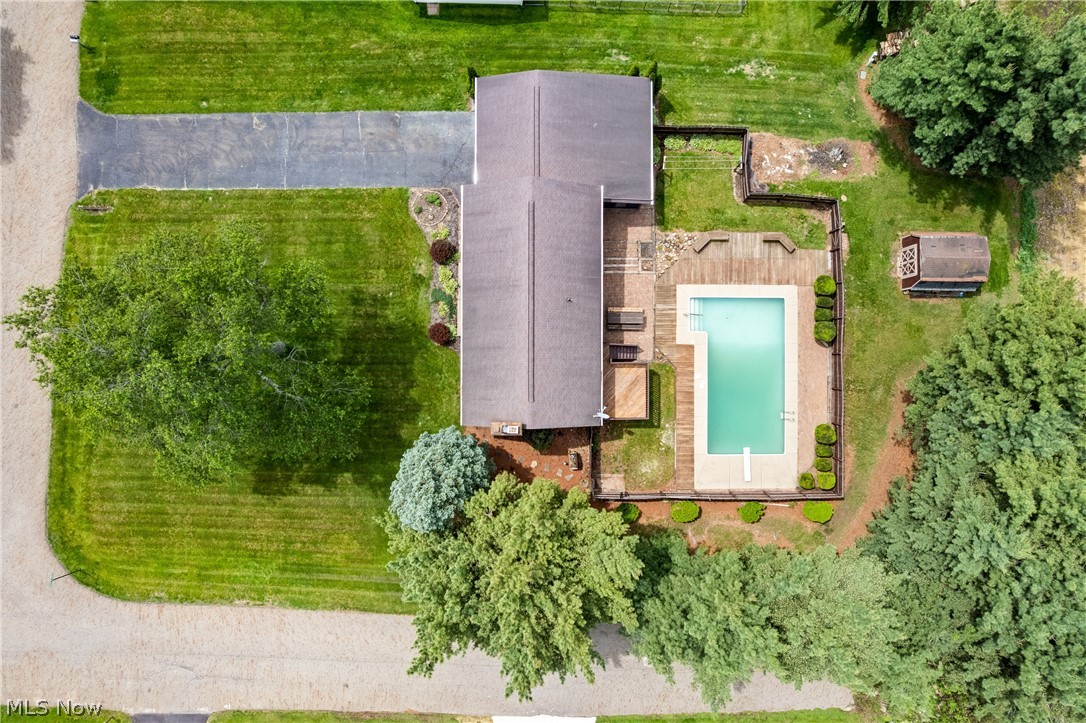 11033 Santa Fe Trail NE Hartville OH 44632