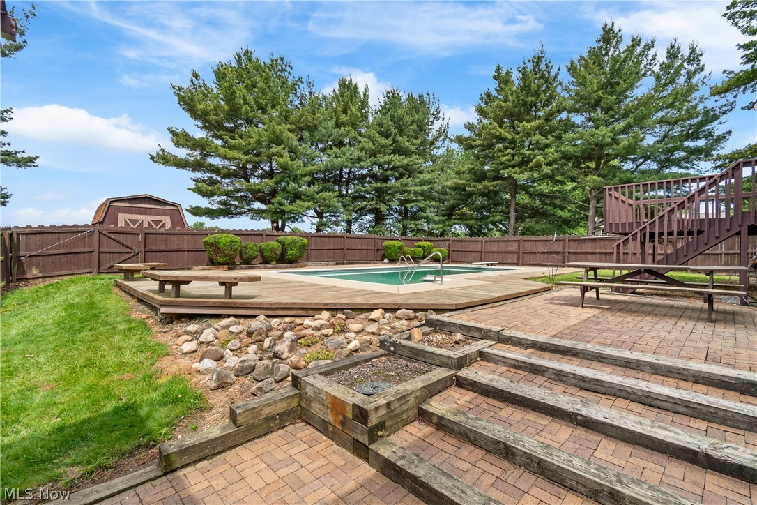 11033 Santa Fe Trail NE Hartville OH 44632