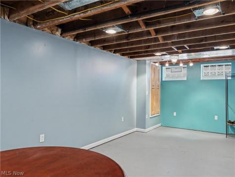 6106 Pelham Drive Parma OH 44129