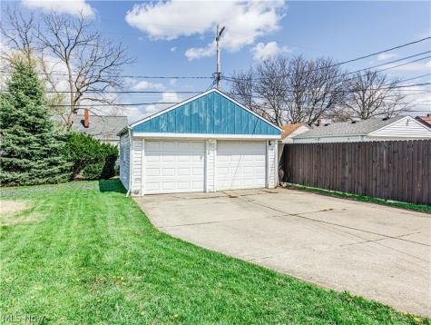 6106 Pelham Drive Parma OH 44129