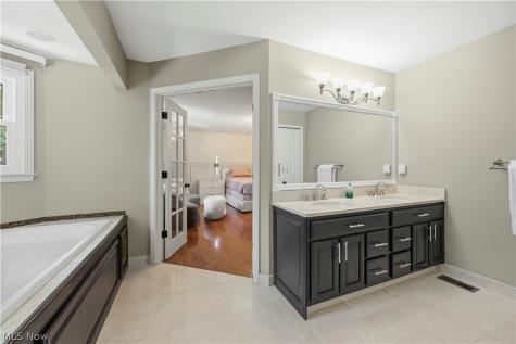 2537 Fox Circle Stow OH 44224