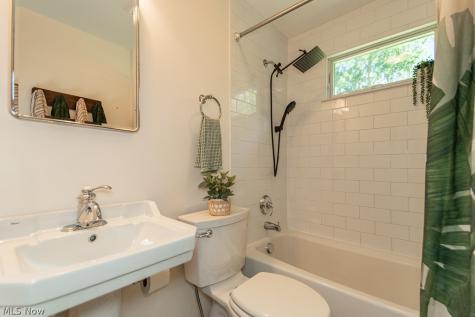 7205 Welland Drive Mentor OH 44060