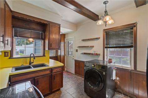 1274 Woodland Avenue NW Canton OH 44703