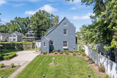 1274 Woodland Avenue NW Canton OH 44703