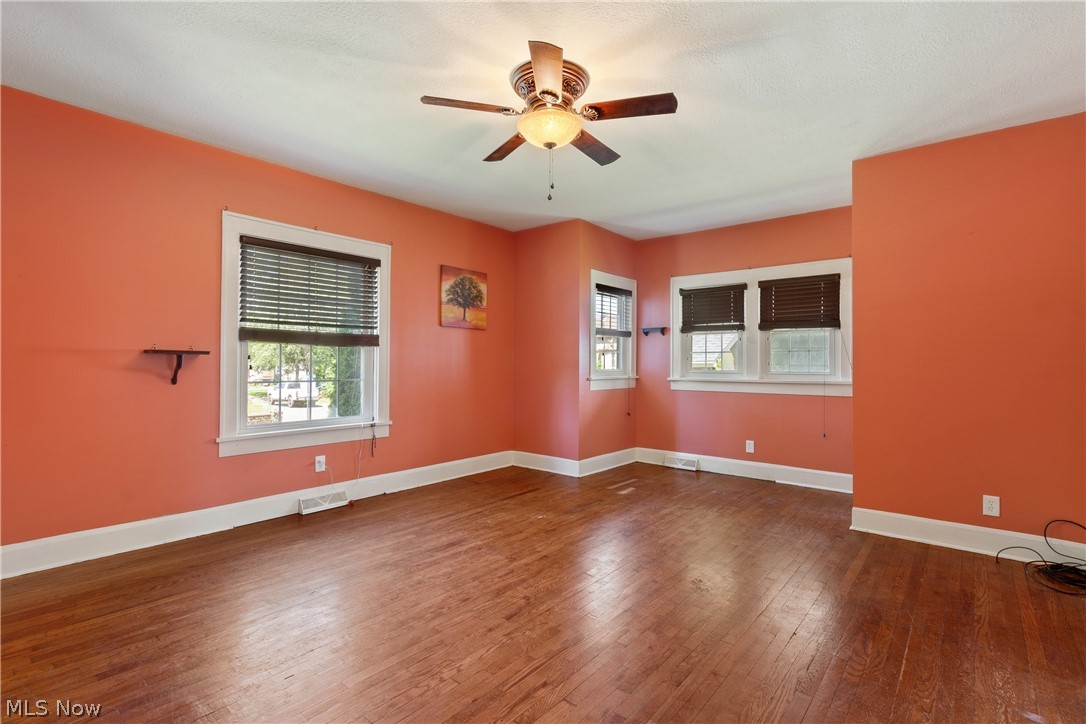 1274 Woodland Avenue NW Canton OH 44703