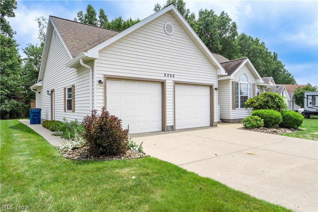 5325 Sycamore Hill Drive New Middletown OH 44442
