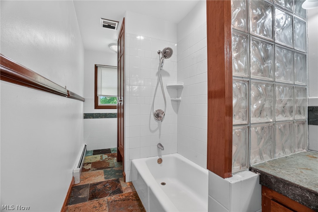 668 S Broadway Harpersfield OH 44041