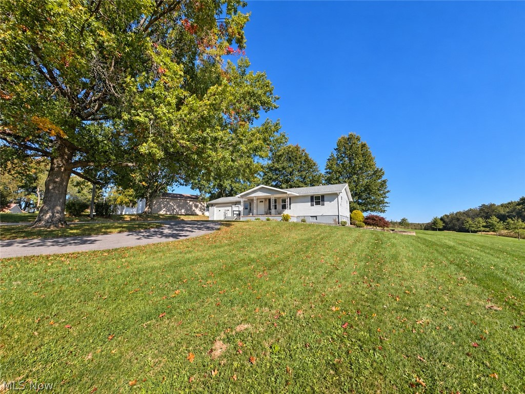 3236 N Pleasant Drive East Palestine OH 44413