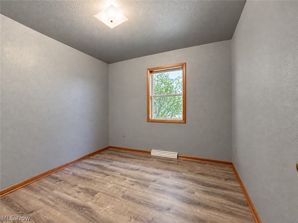 3236 N Pleasant Drive East Palestine OH 44413