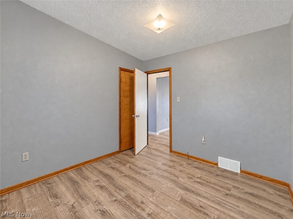3236 N Pleasant Drive East Palestine OH 44413