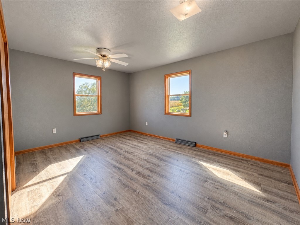 3236 N Pleasant Drive East Palestine OH 44413