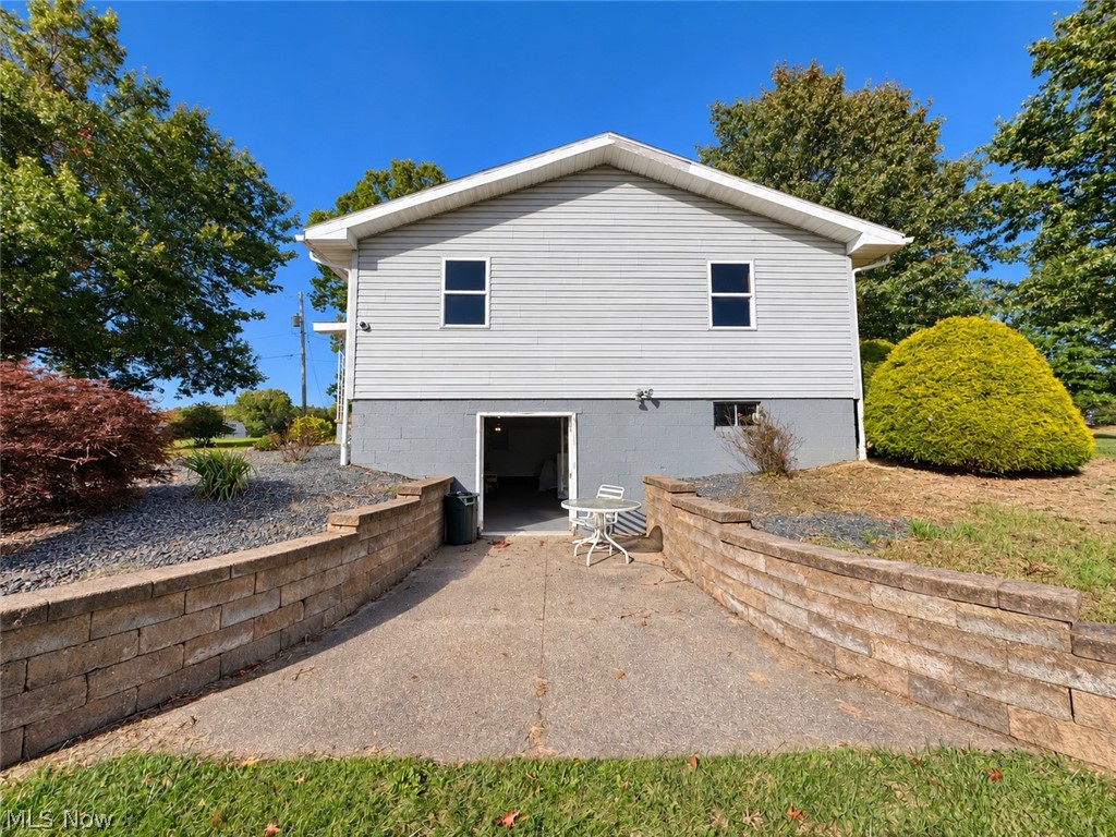 3236 N Pleasant Drive East Palestine OH 44413