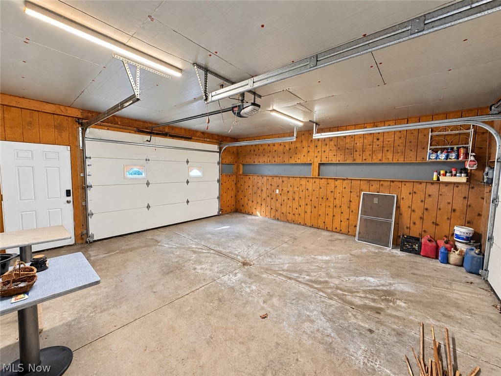 3236 N Pleasant Drive East Palestine OH 44413