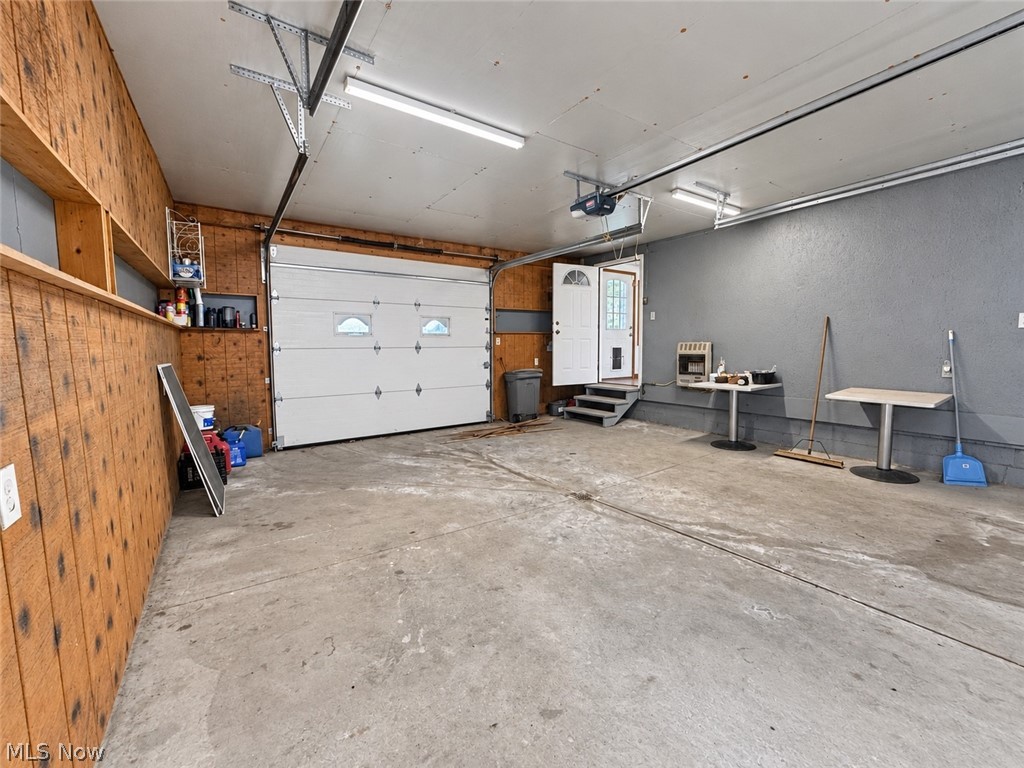 3236 N Pleasant Drive East Palestine OH 44413