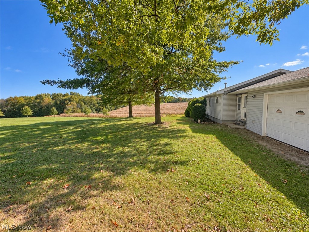 3236 N Pleasant Drive East Palestine OH 44413