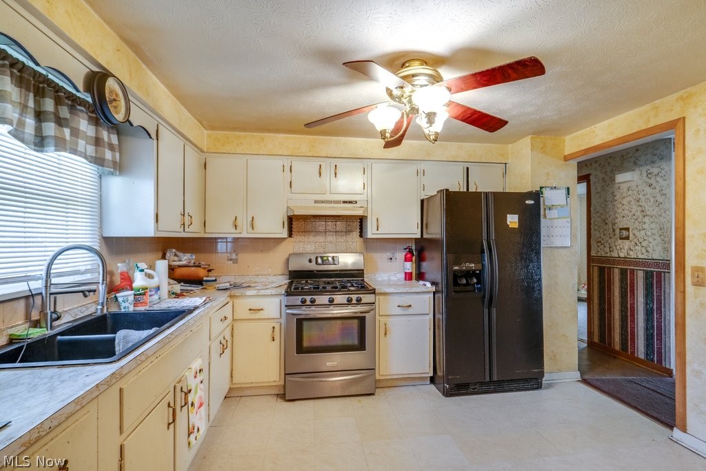 5622 Brentwood Avenue NW North Canton OH 44720