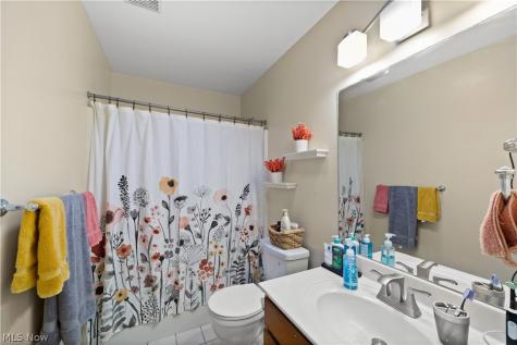 9527 Covington Avenue Cleveland OH 44105