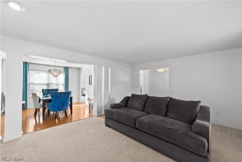 9527 Covington Avenue Cleveland OH 44105