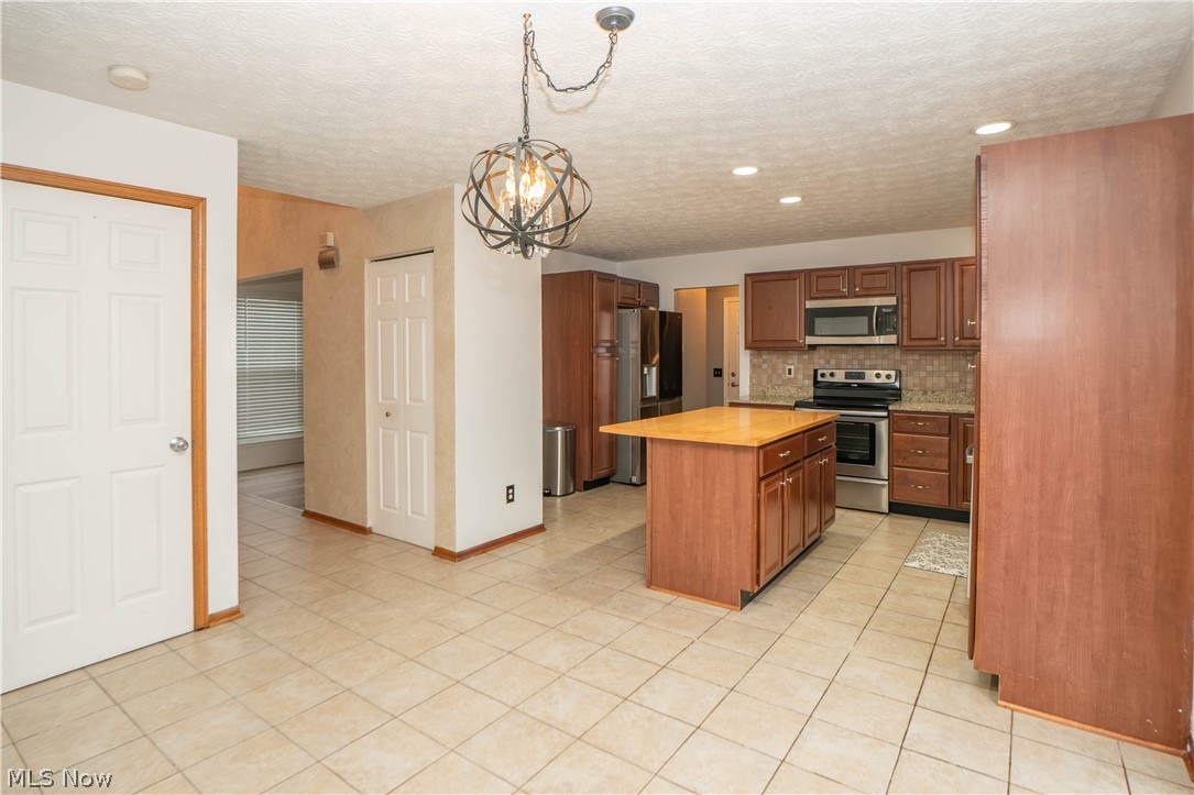 6526 Sugargrove Circle NE Canton OH 44721