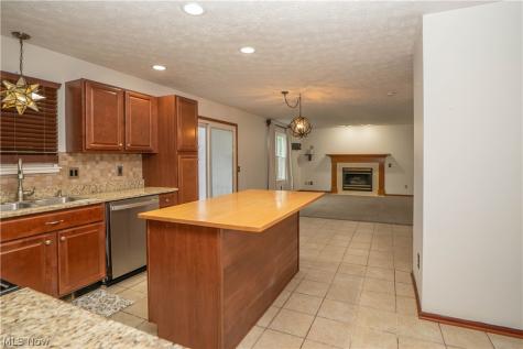 6526 Sugargrove Circle NE Canton OH 44721